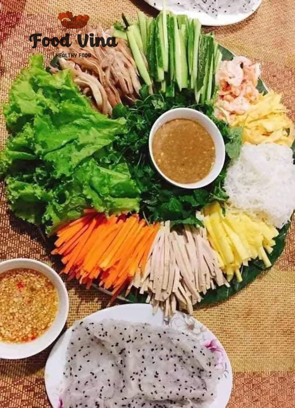 Bánh tráng mè đen dùng cuốn